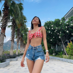 hot-girl-yen-xuan-ngay-cang-lo-ro-ve-goi-cam-cuon-hut-khi-dien-bikinidocx-1626019563364