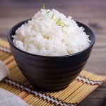 Kết hợp trái cây sấy dẻo khi dùng cơm